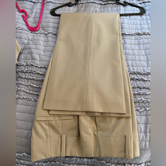 Ann Taylor pant suit matching set in season-less light color - Picture 5 of 6